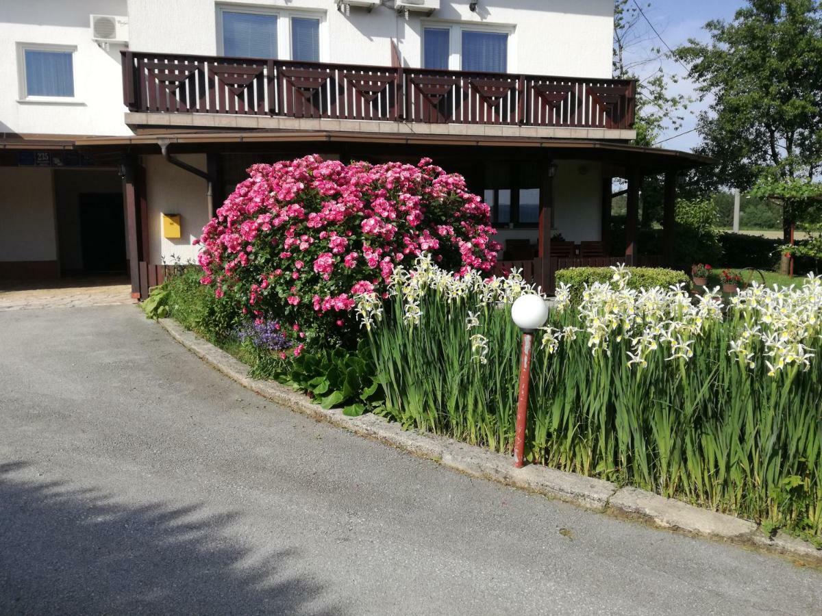 Guesthouse Sebalj Rakovica Exterior photo